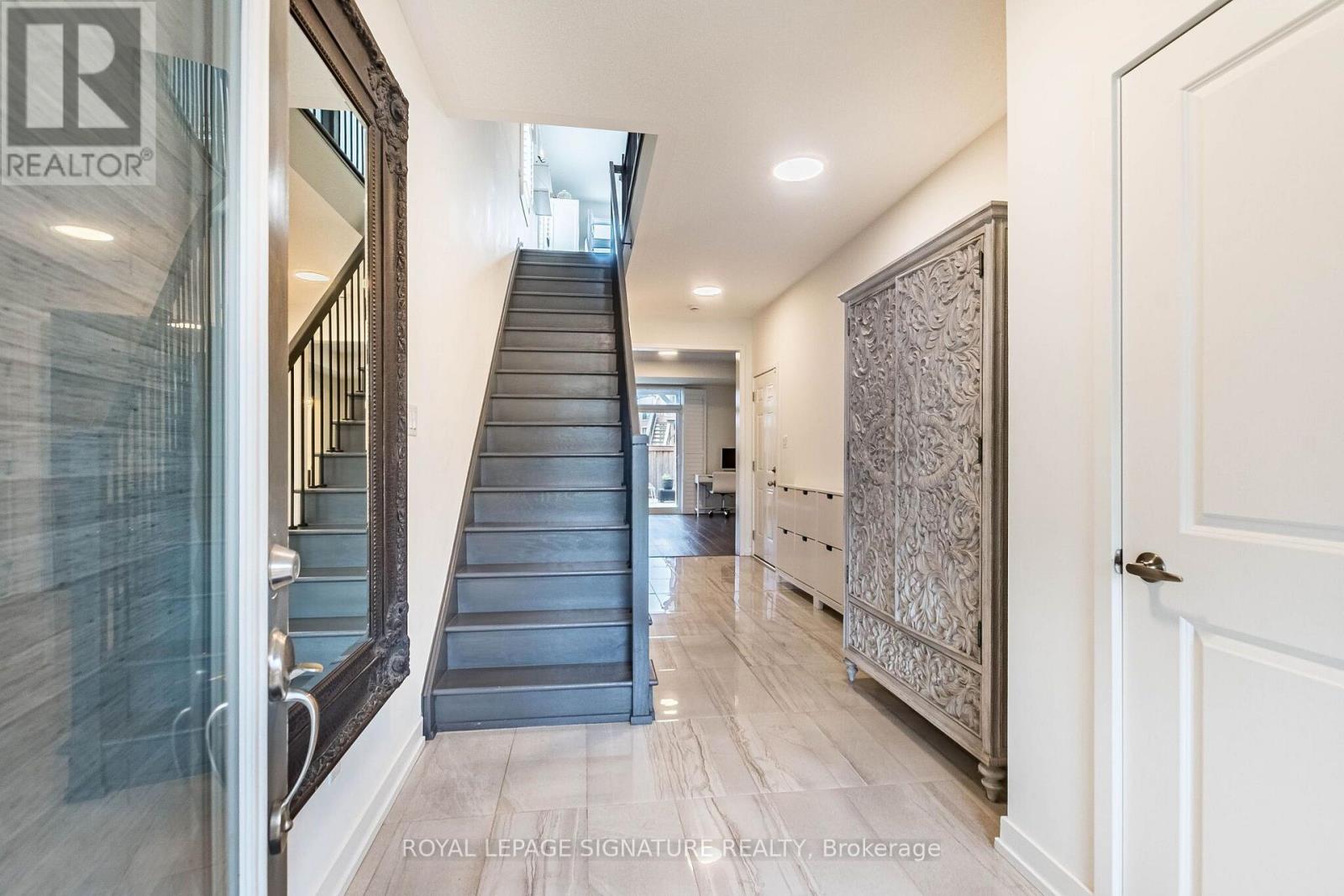 3121 Mintwood Circle, Oakville, Ontario  L6H 0P2 - Photo 3 - W13767370