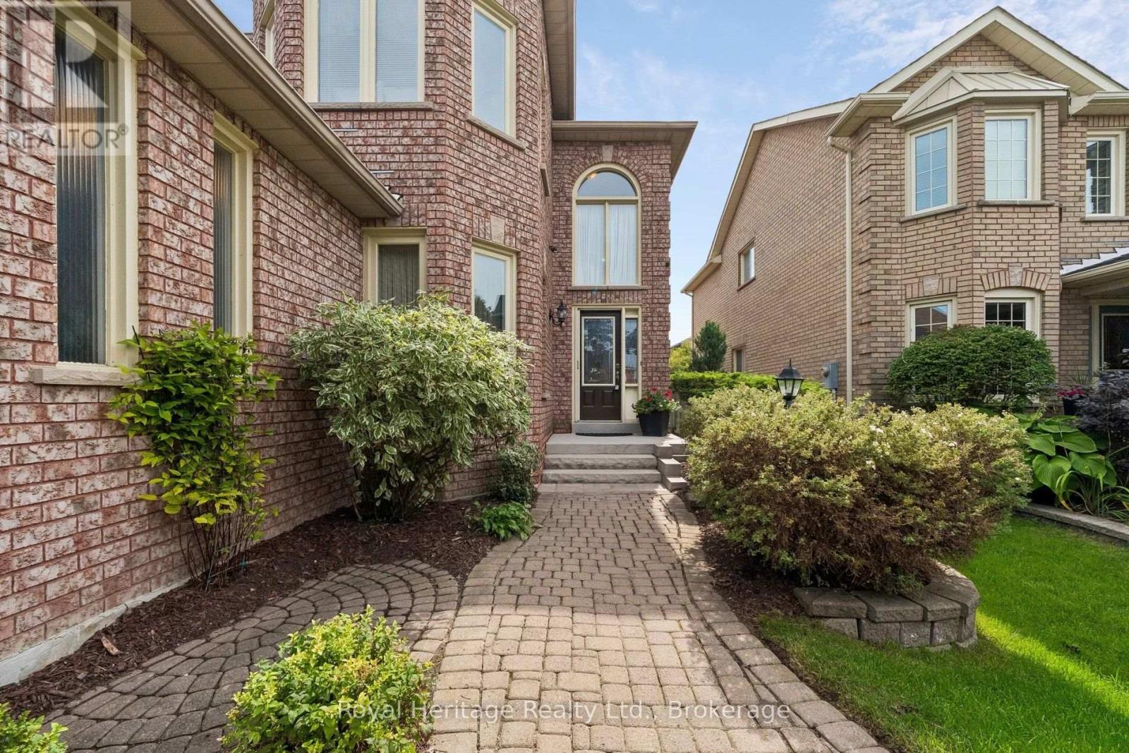 41 Winterberry Drive, Whitby, Ontario  L1R 1Z2 - Photo 3 - E13767746