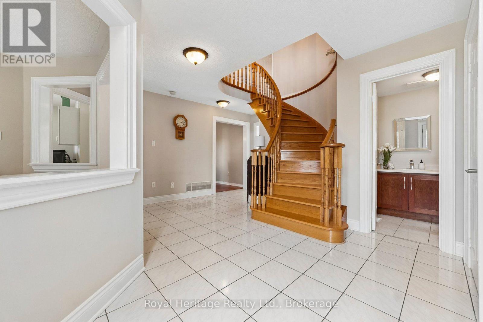 41 Winterberry Drive, Whitby, Ontario  L1R 1Z2 - Photo 6 - E13767746