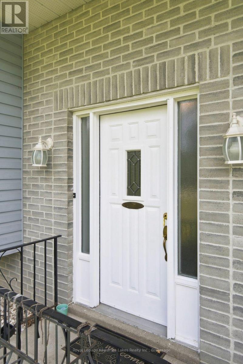 9 Richmond Street W, Kawartha Lakes, Ontario  K0M 2B0 - Photo 3 - X13767578