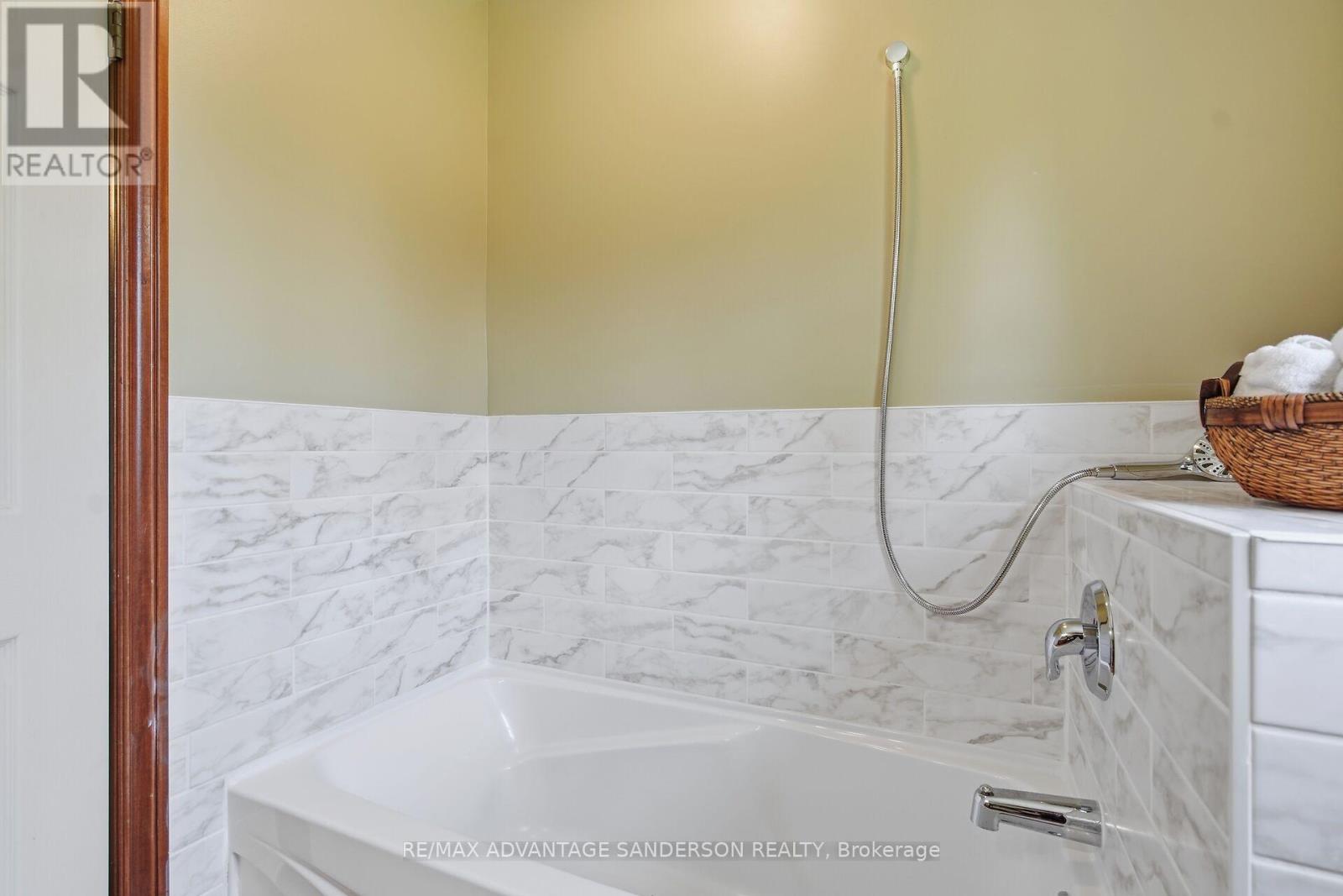 14677 Ten Mile Road, Middlesex Centre, Ontario  N0M 2A0 - Photo 40 - X13767704