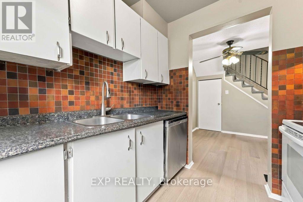 30a - 30a Woodvale Green, Ottawa, Ontario  K2G 4H4 - Photo 14 - X13767788
