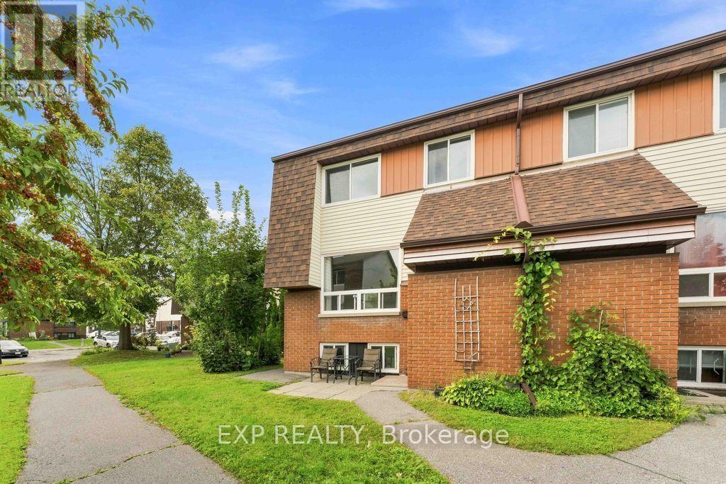 30a - 30a Woodvale Green, Ottawa, Ontario  K2G 4H4 - Photo 3 - X13767788