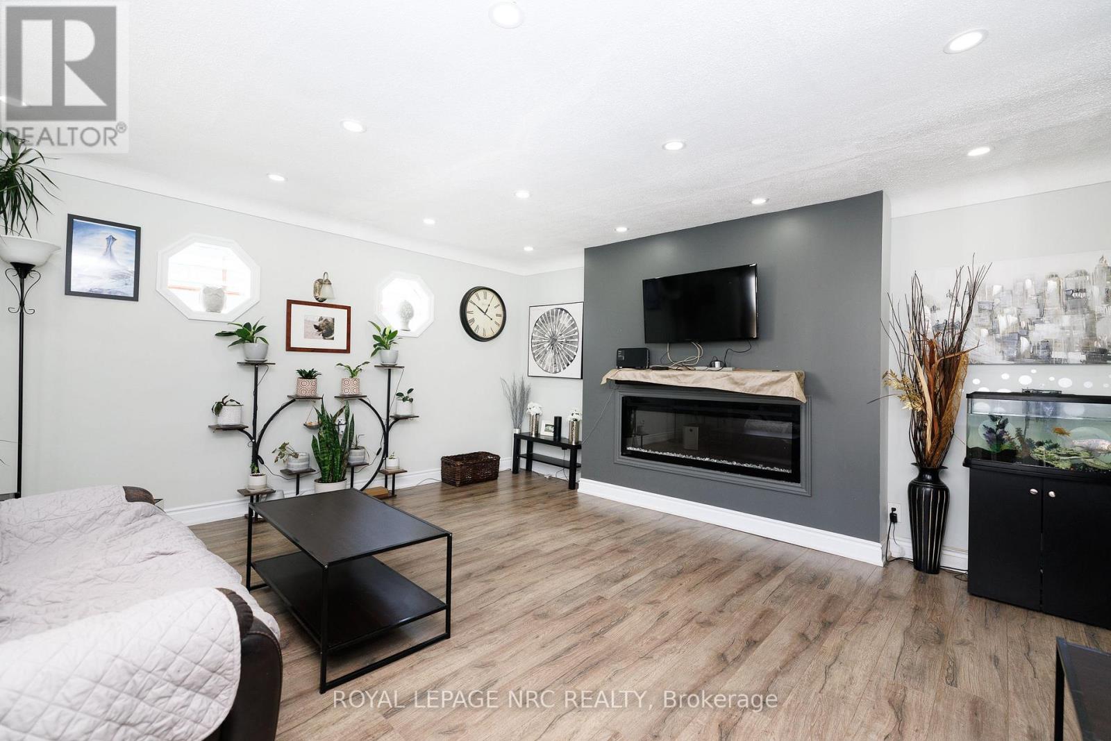 68 Carlton Street, St. Catharines, Ontario  L2R 1P8 - Photo 4 - X13767630