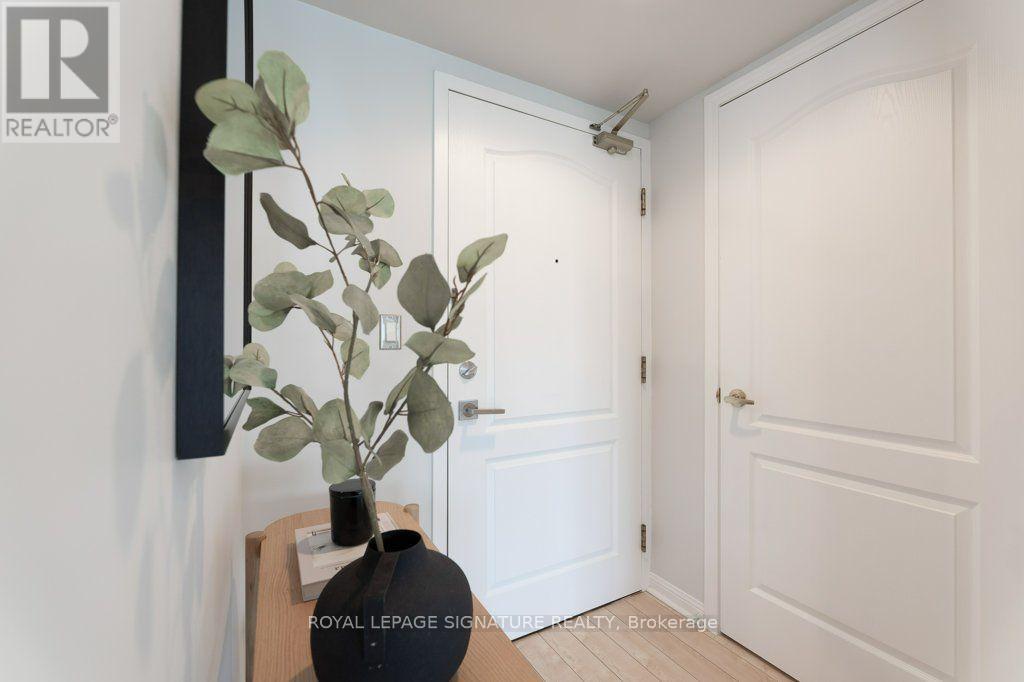 1013 - 18 Stafford Street, Toronto, Ontario  M5V 3W4 - Photo 2 - C13767594