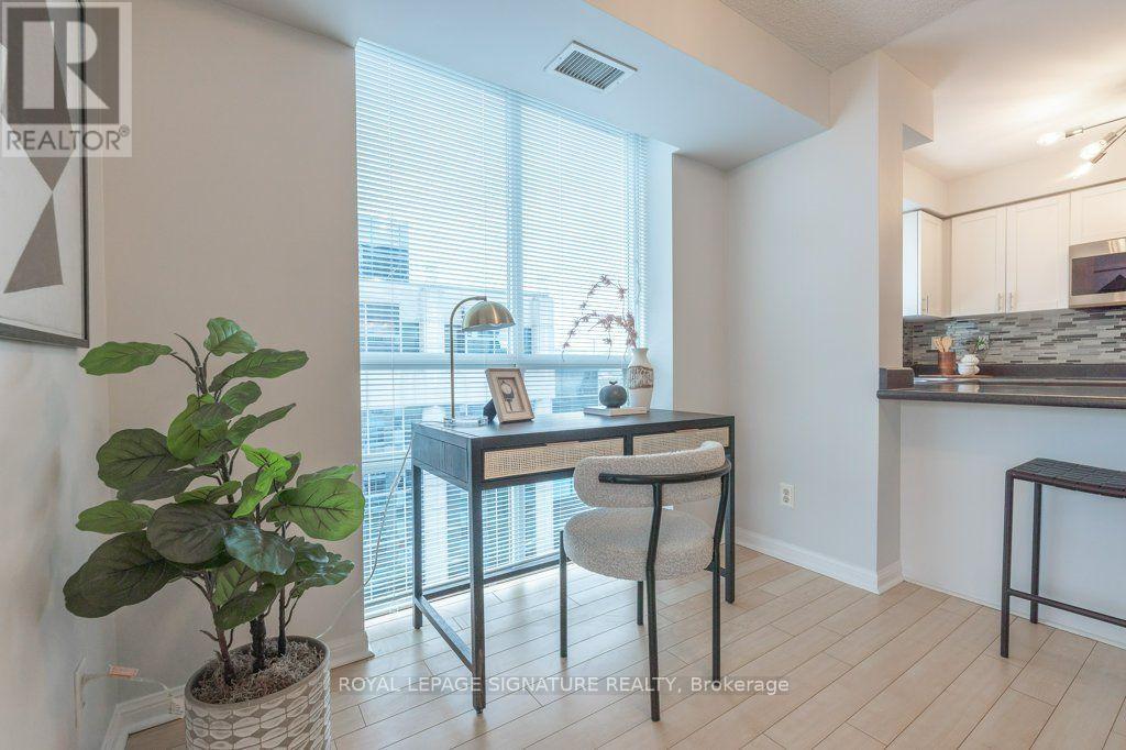 1013 - 18 Stafford Street, Toronto, Ontario  M5V 3W4 - Photo 6 - C13767594