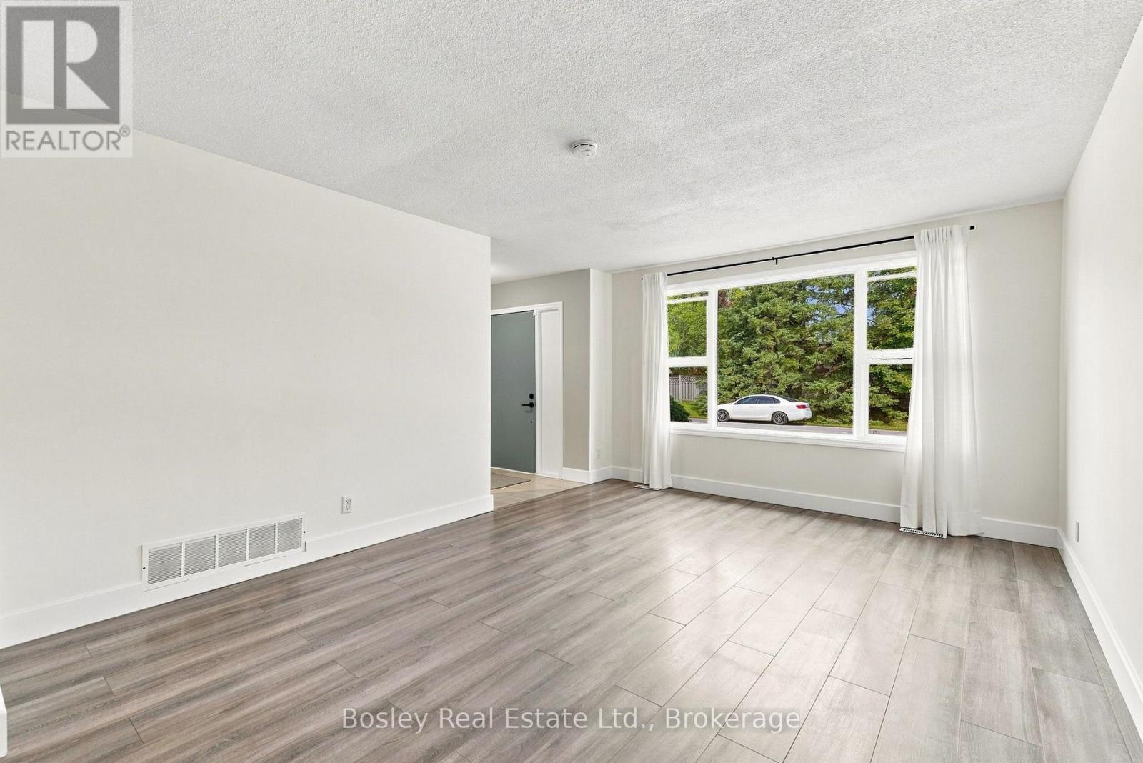 4 Griffin Road, Collingwood, Ontario  L9Y 4B8 - Photo 12 - S13767662