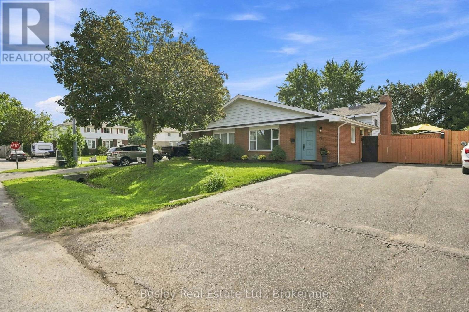 4 Griffin Road, Collingwood, Ontario  L9Y 4B8 - Photo 2 - S13767662