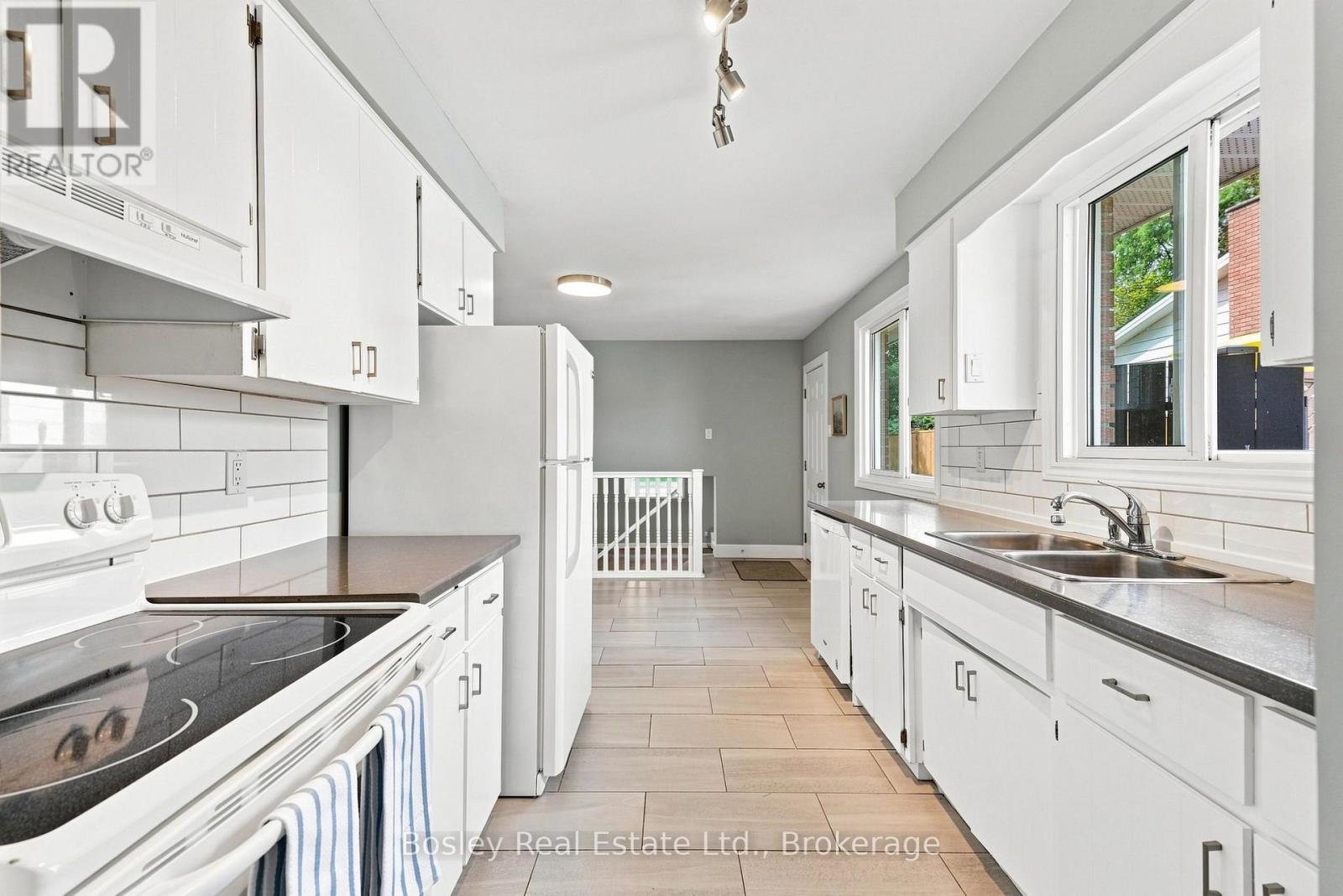 4 Griffin Road, Collingwood, Ontario  L9Y 4B8 - Photo 4 - S13767662
