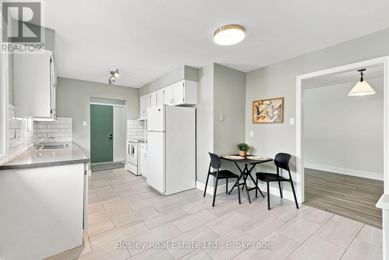 4 Griffin Road, Collingwood, Ontario  L9Y 4B8 - Photo 7 - S13767662