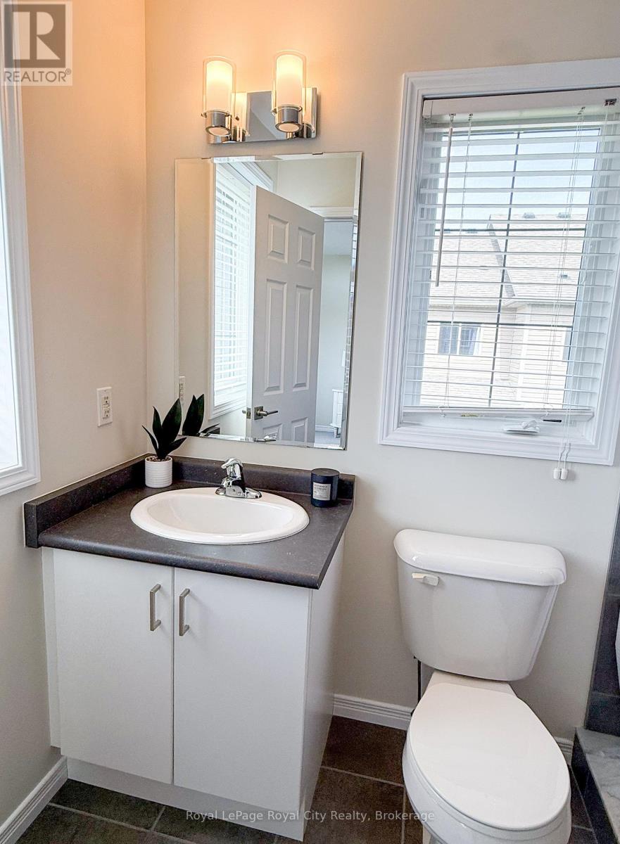 50 Machado Street, Kitchener, Ontario  N2R 0C2 - Photo 13 - X13767592