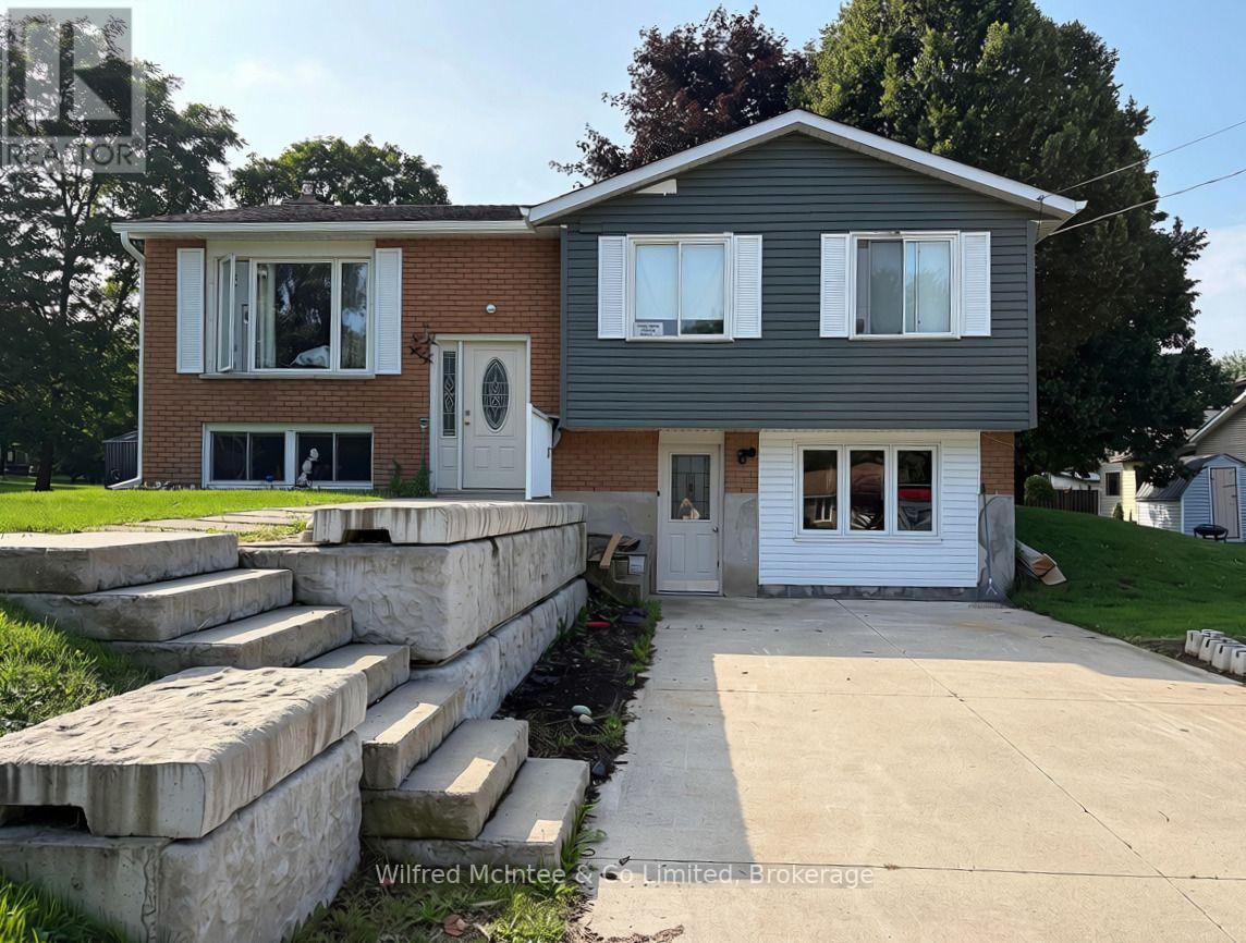 2 PARKVIEW COURT, Brockton, Ontario