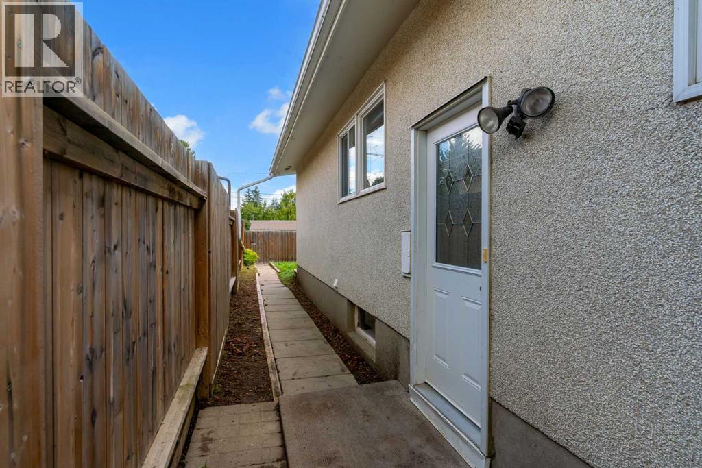 6326 37 Street Sw, Calgary, Alberta T3E 5M8 - Photo 24 - A2343913