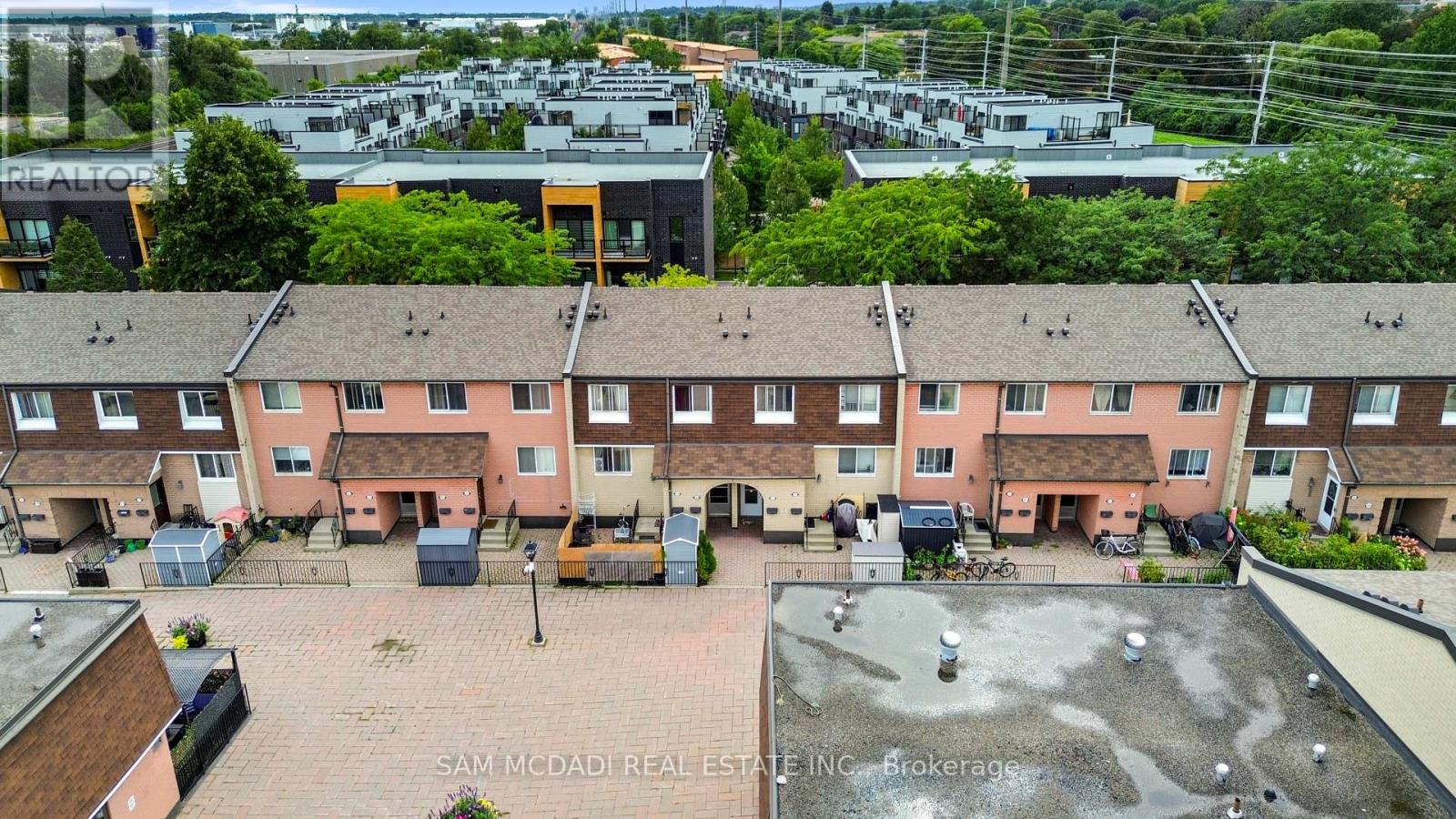 164 - 2170 Bromsgrove Road, Mississauga, Ontario  L5J 4J2 - Photo 3 - W13767754