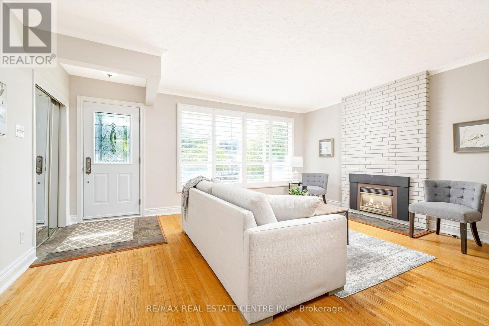 408 Kingsleigh Court, Milton, Ontario  L9T 1X7 - Photo 7 - W13767778