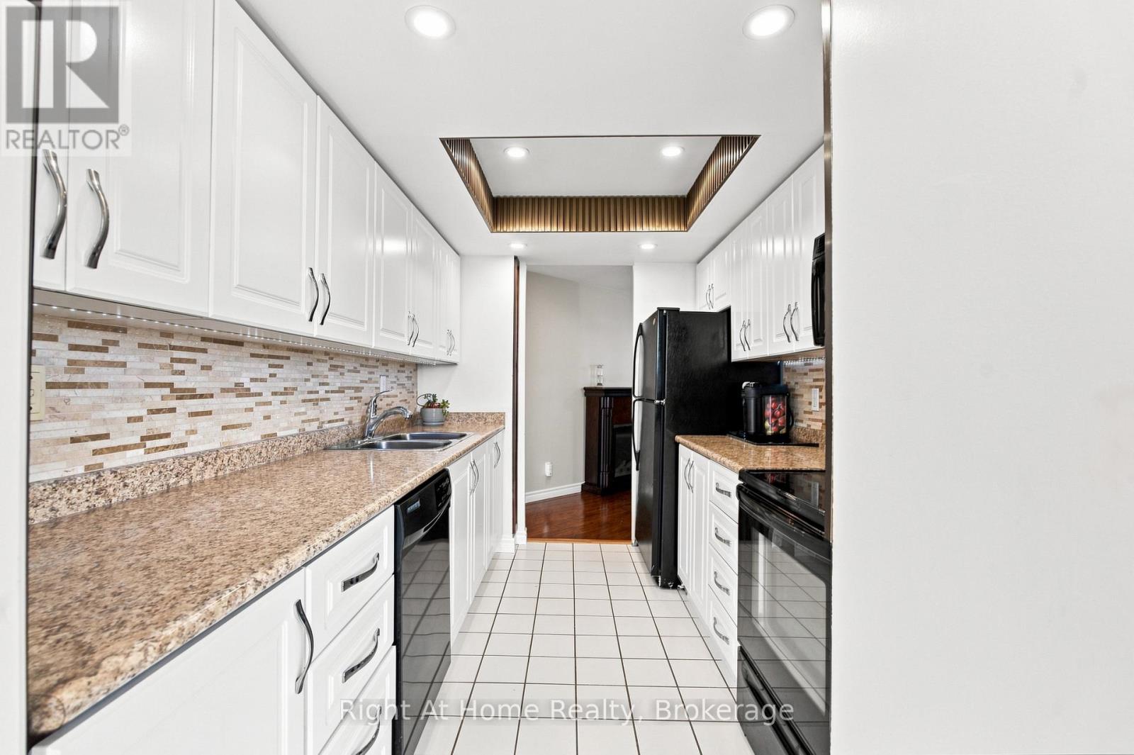 1215 - 11753 Sheppard Avenue E, Toronto, Ontario  M1B 5M3 - Photo 16 - E13645460