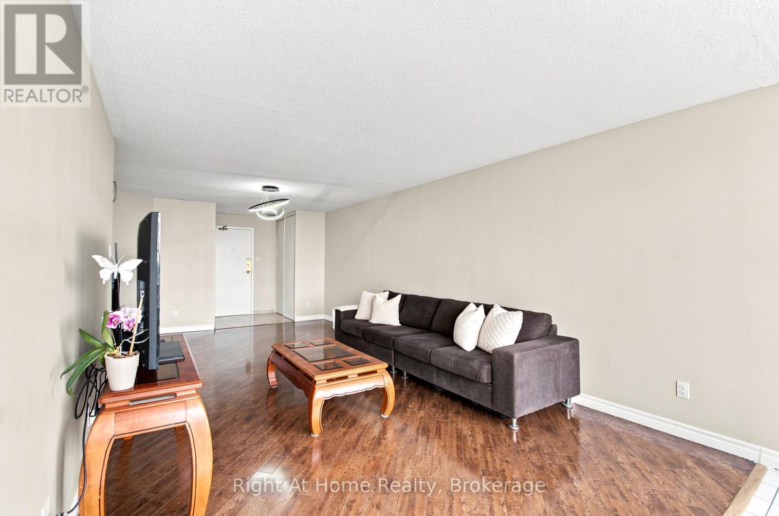 1215 - 11753 Sheppard Avenue E, Toronto, Ontario  M1B 5M3 - Photo 8 - E13645460