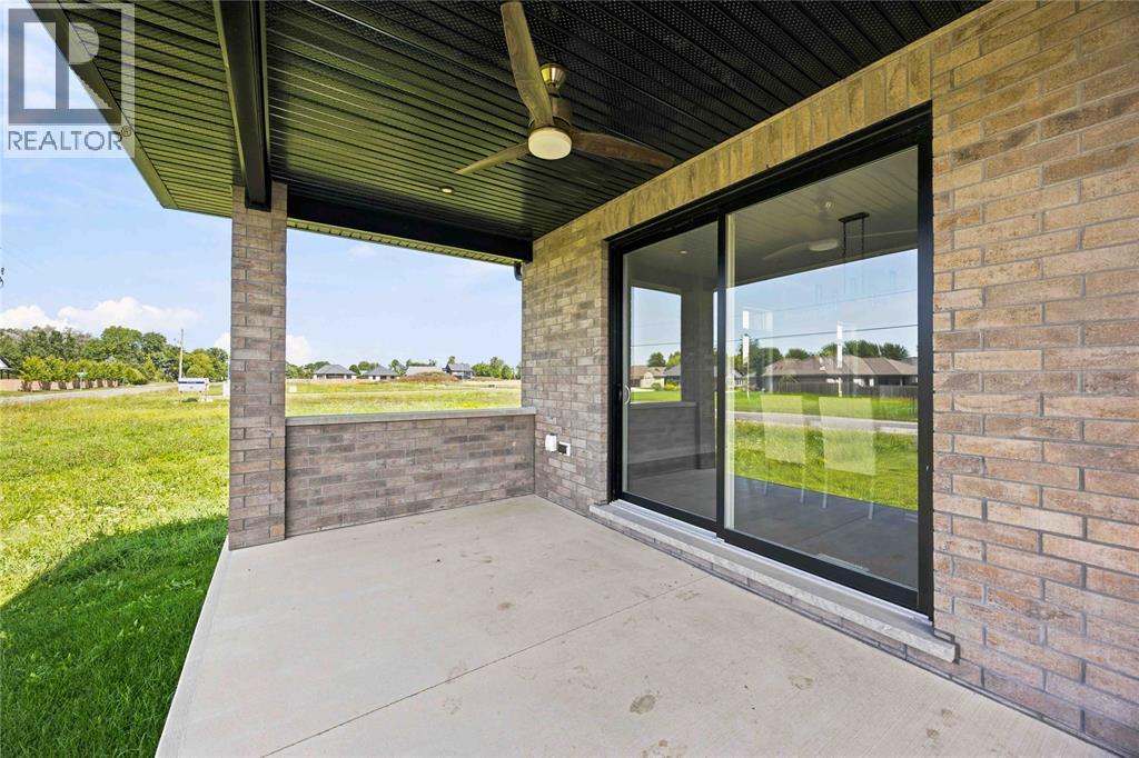 6927 Shoreside Drive, Plympton-Wyoming, Ontario  N0N 1E0 - Photo 48 - 26009038