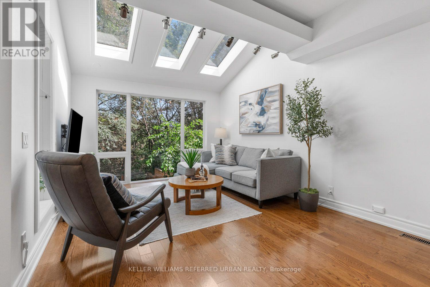 109 Kennedy Avenue, Toronto, Ontario  M6S 2X8 - Photo 7 - W13767080