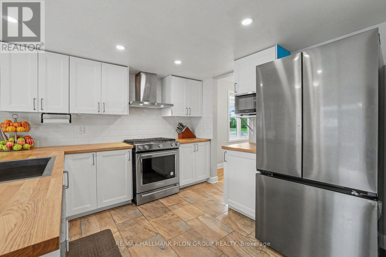1689 Champneuf Drive, Ottawa, Ontario  K1C 4V1 - Photo 5 - X13767820