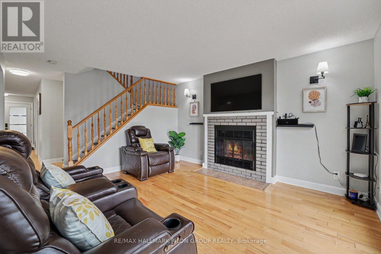 1689 Champneuf Drive, Ottawa, Ontario  K1C 4V1 - Photo 9 - X13767820