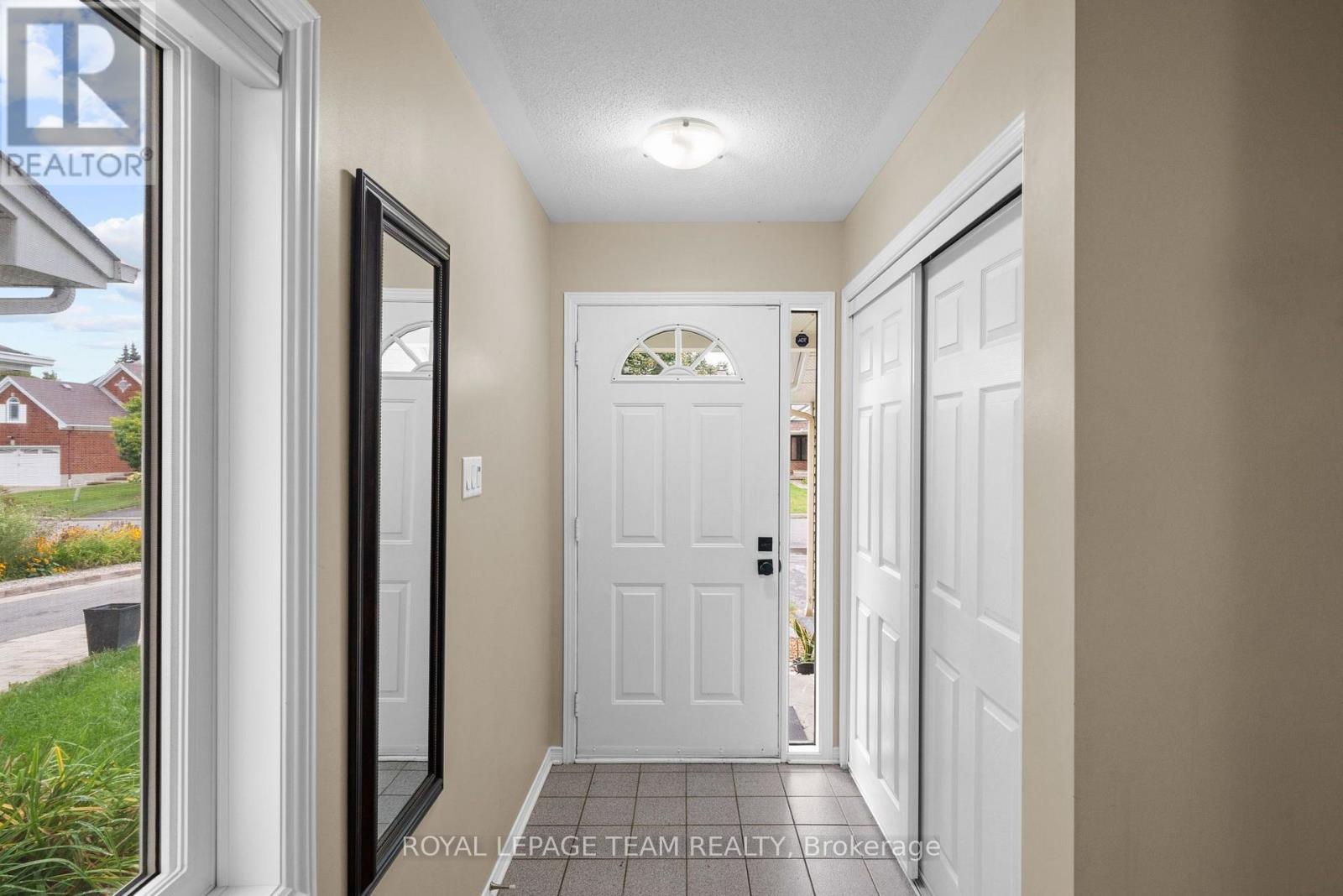 6524 Tooney Drive, Ottawa, Ontario  K1C 7H1 - Photo 5 - X13767832