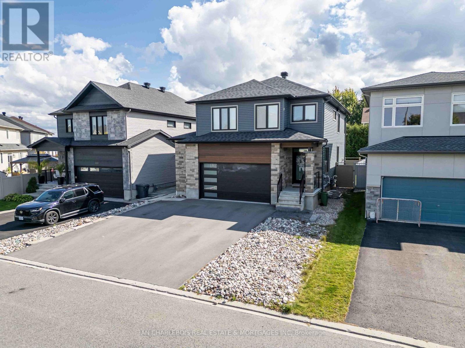 A - 846 ROCKSON CRESCENT, Ottawa, Ontario