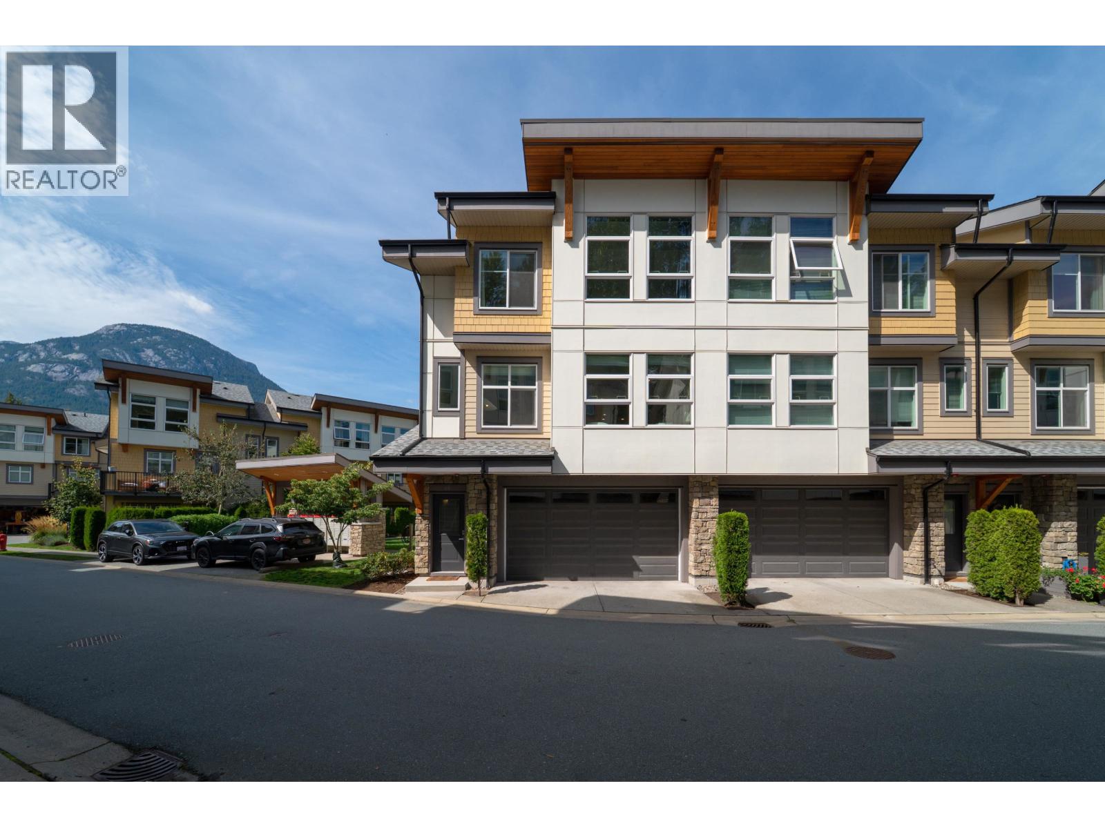 61 39548 Loggers Lane, Squamish, British Columbia  V8B 0V7 - Photo 2 - R3163877