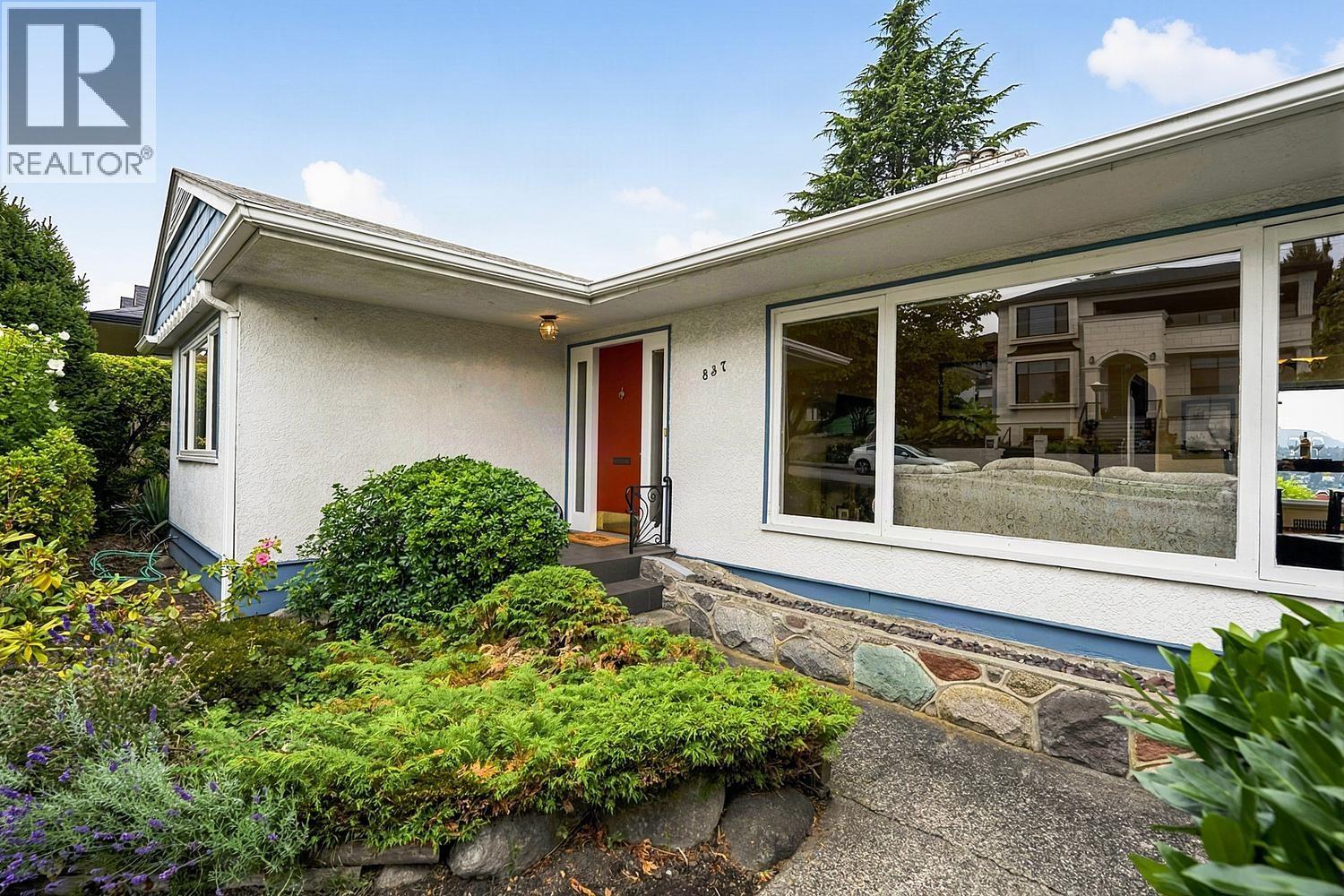 837 Burnaby Street, New Westminster, British Columbia  V3L 4V8 - Photo 2 - R3163840