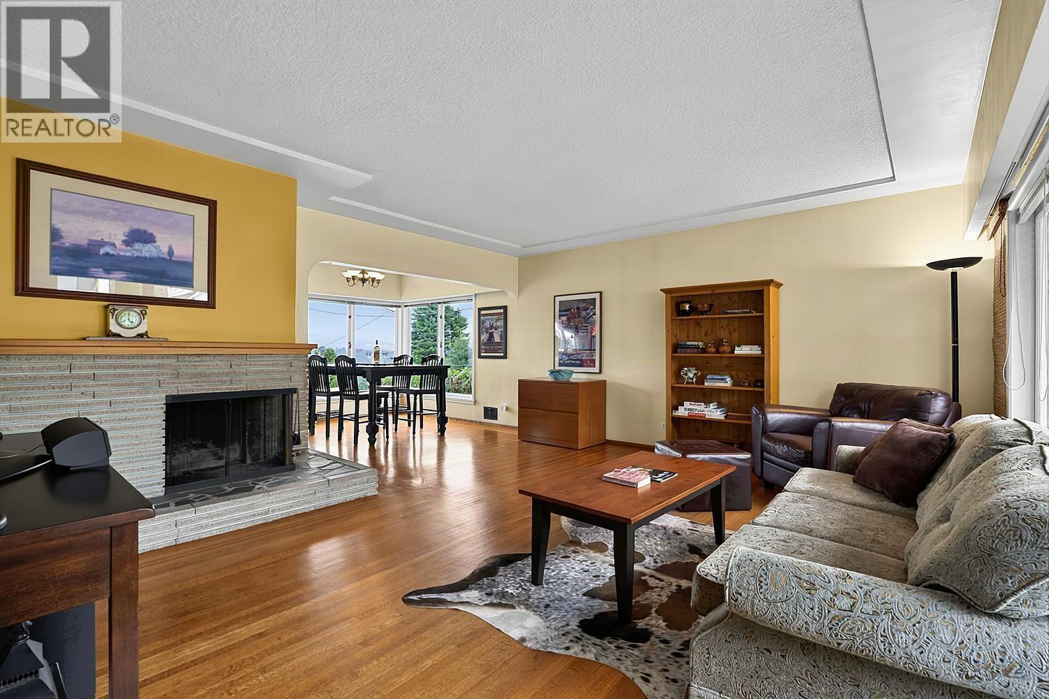 837 Burnaby Street, New Westminster, British Columbia  V3L 4V8 - Photo 3 - R3163840