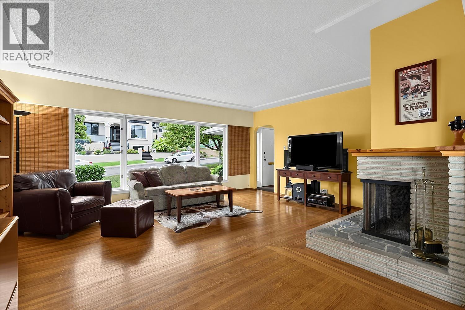837 Burnaby Street, New Westminster, British Columbia  V3L 4V8 - Photo 5 - R3163840