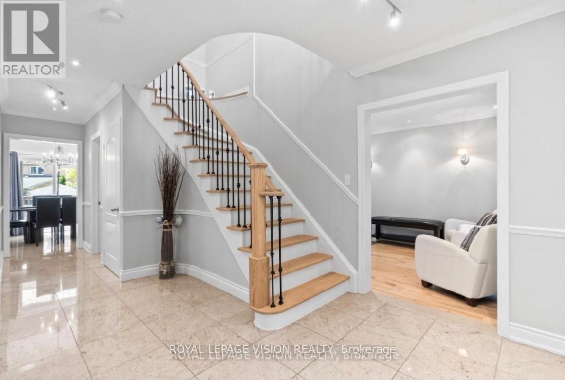 91 Princeton Gate, Vaughan, Ontario  L6A 2S7 - Photo 2 - N13767830