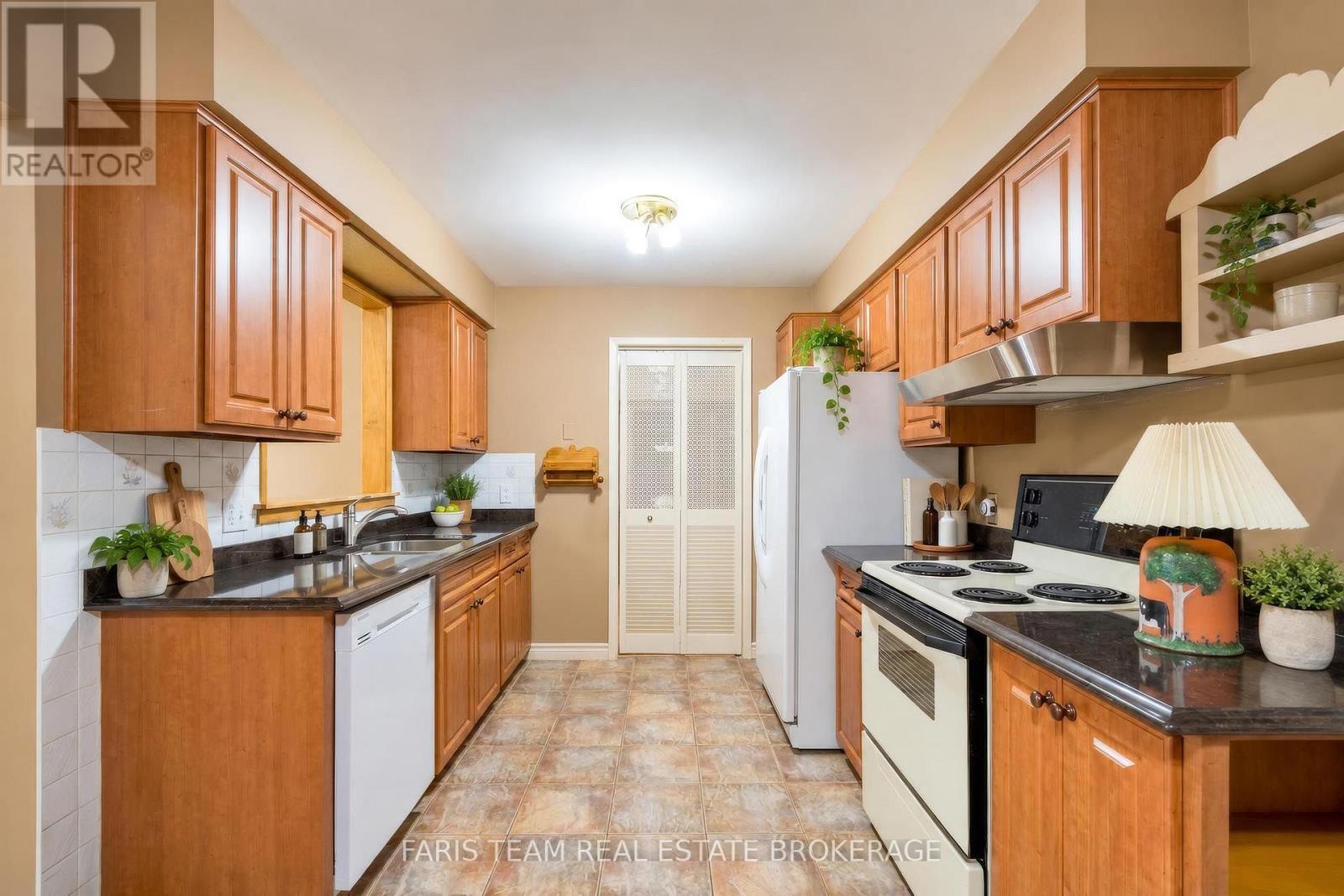 51 Davies Crescent, Barrie (Grove East), Ontario  L4M 2M4 - Photo 6 - S13767862