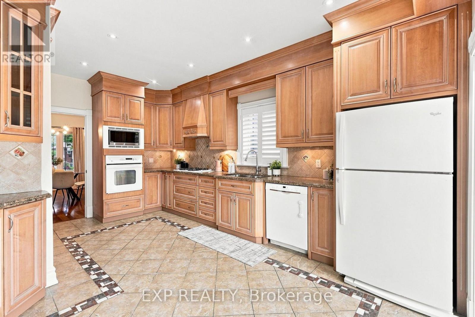 101 Cannon Road, Toronto, Ontario  M8Y 1S2 - Photo 16 - W13767894