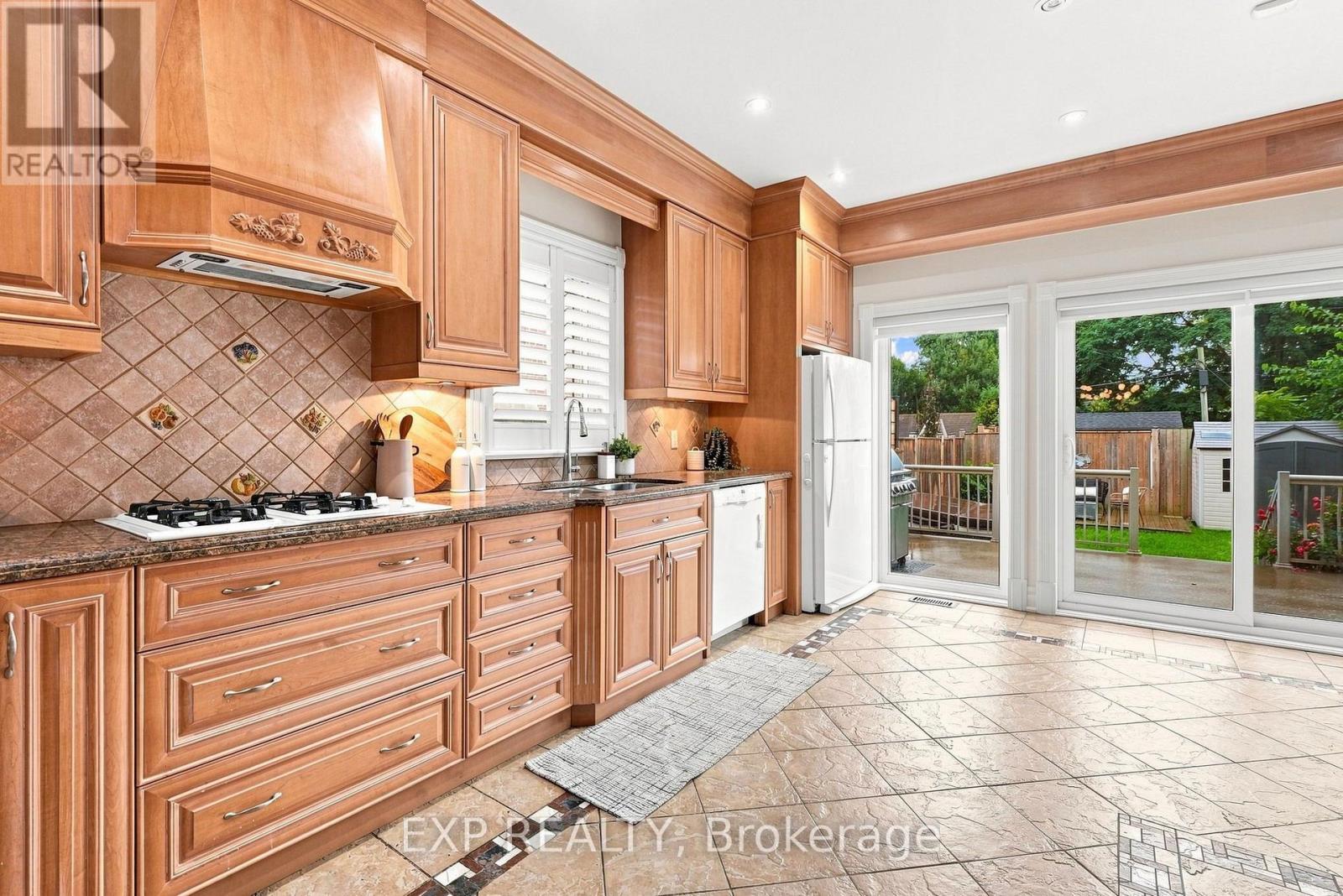 101 Cannon Road, Toronto, Ontario  M8Y 1S2 - Photo 18 - W13767894