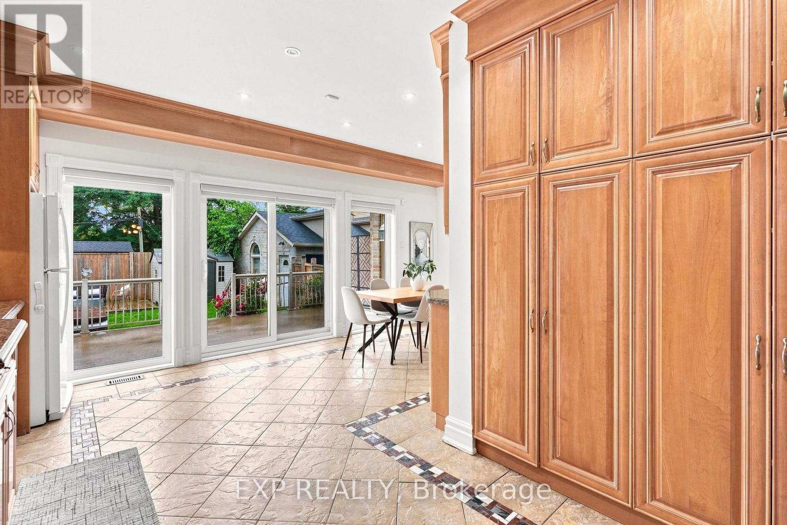 101 Cannon Road, Toronto, Ontario  M8Y 1S2 - Photo 19 - W13767894