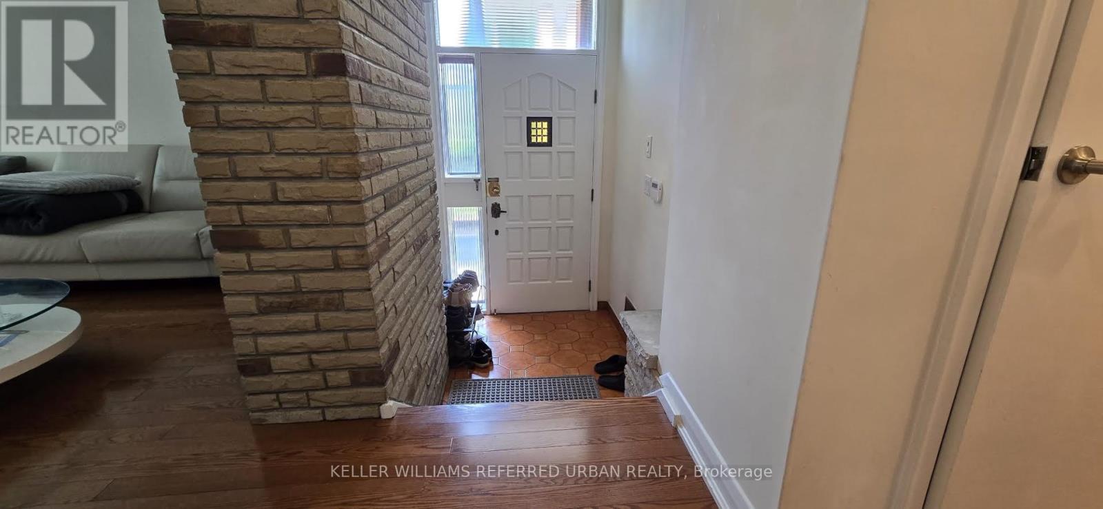 Main - 49 Halkin Crescent, Toronto, Ontario  M4A 1M8 - Photo 6 - C13746252
