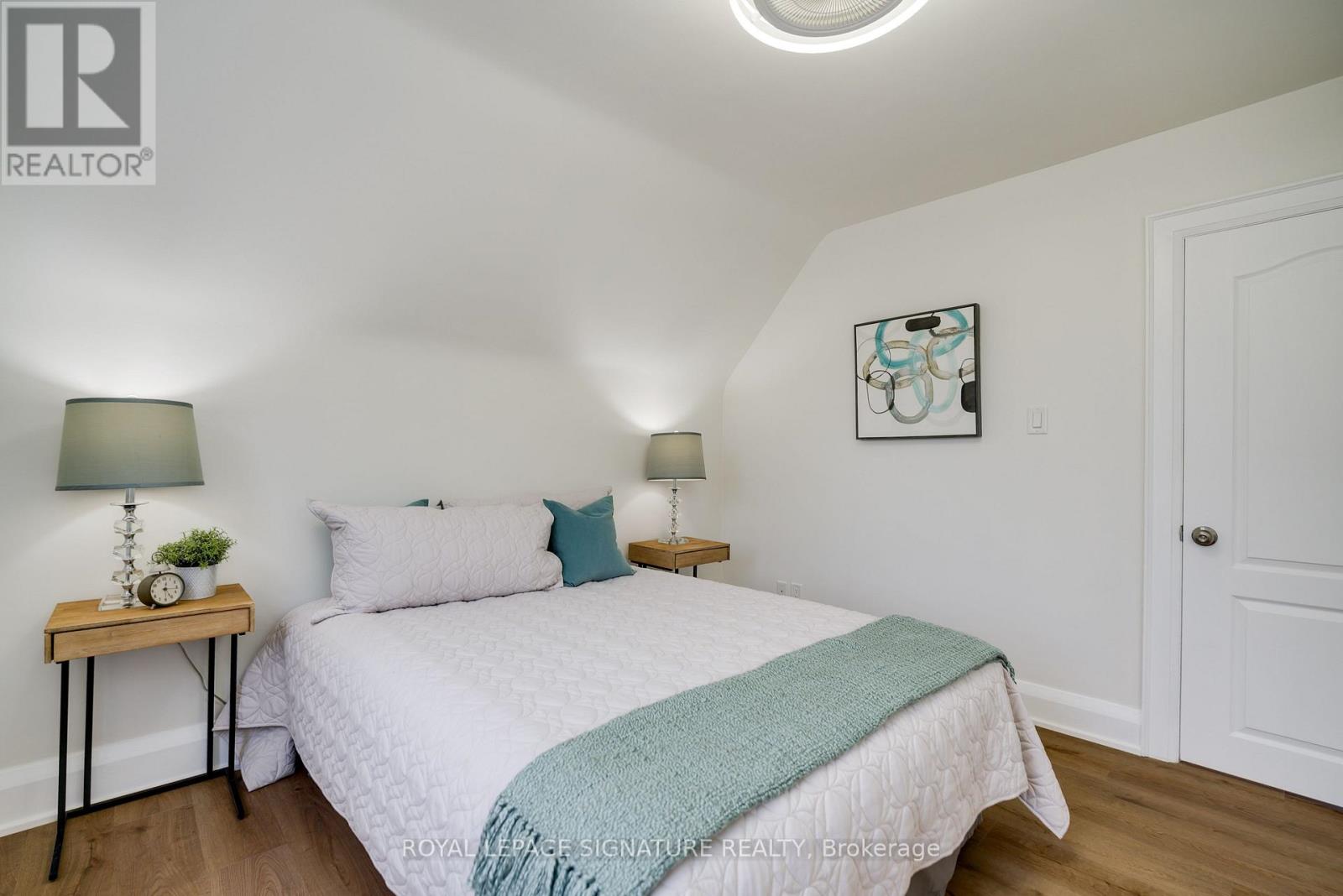 14 Sutherland Avenue, Toronto, Ontario  M4C 1R9 - Photo 9 - E13767134