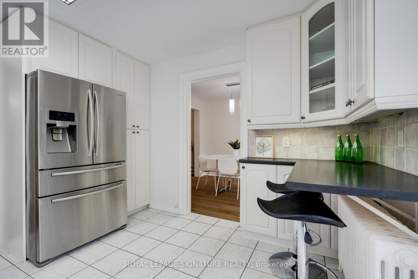 14 Sutherland Avenue, Toronto, Ontario  M4C 1R9 - Photo 7 - E13767134