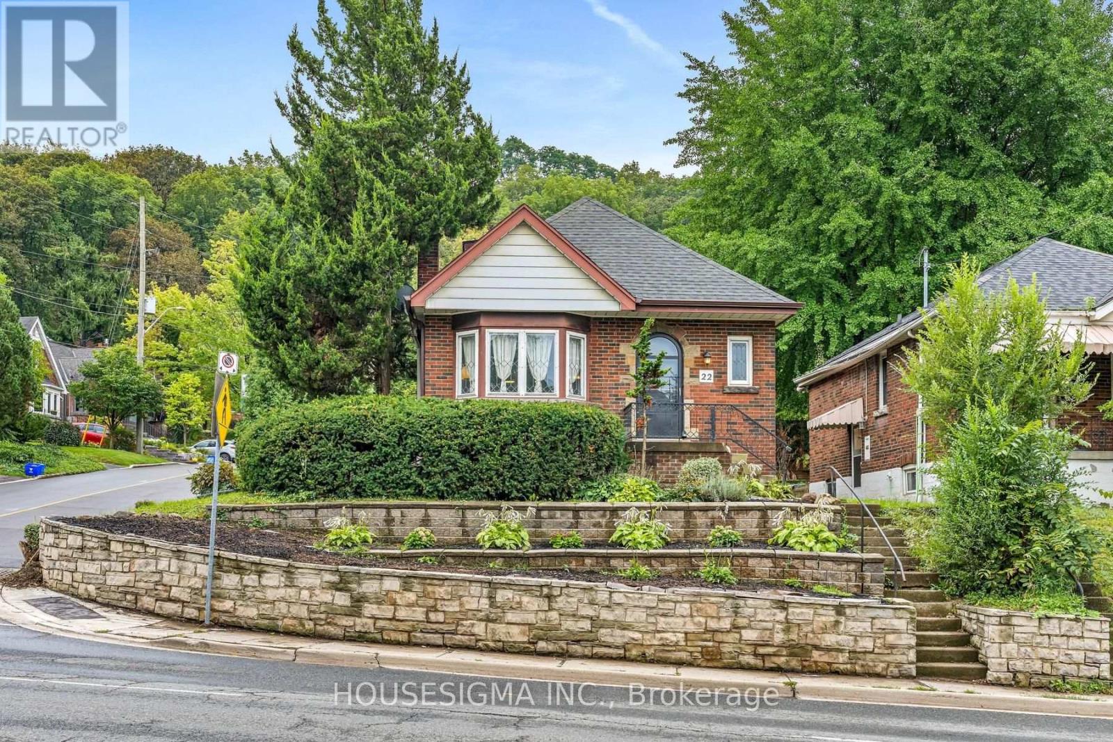 22 ARKLEDUN AVENUE, Hamilton, Ontario