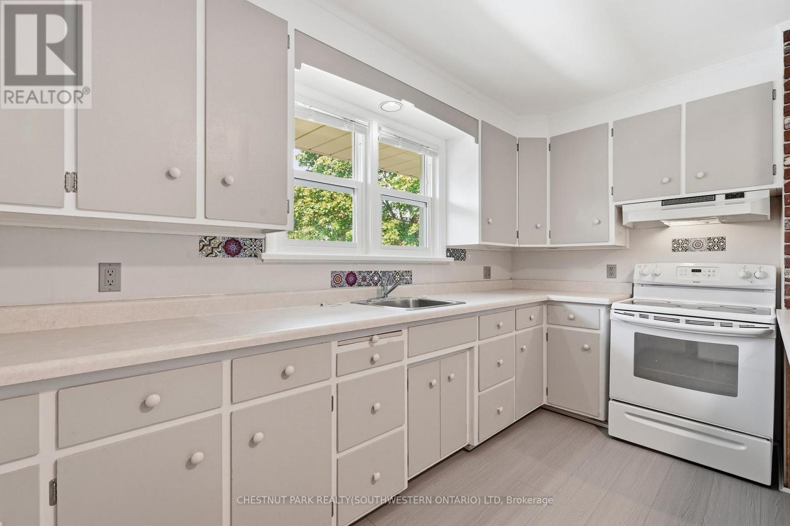 103 Marlborough Avenue, Kitchener, Ontario  N2M 1H7 - Photo 8 - X13767898