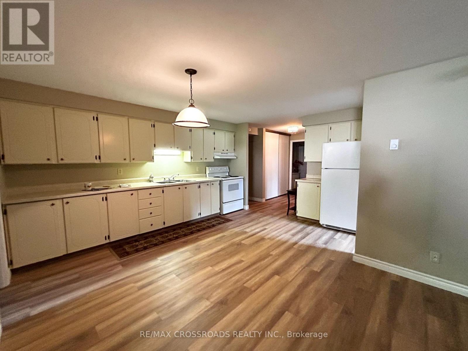 106 - 74 The Queensway South Road, Georgina, Ontario  L4P 1Z3 - Photo 6 - N13613362