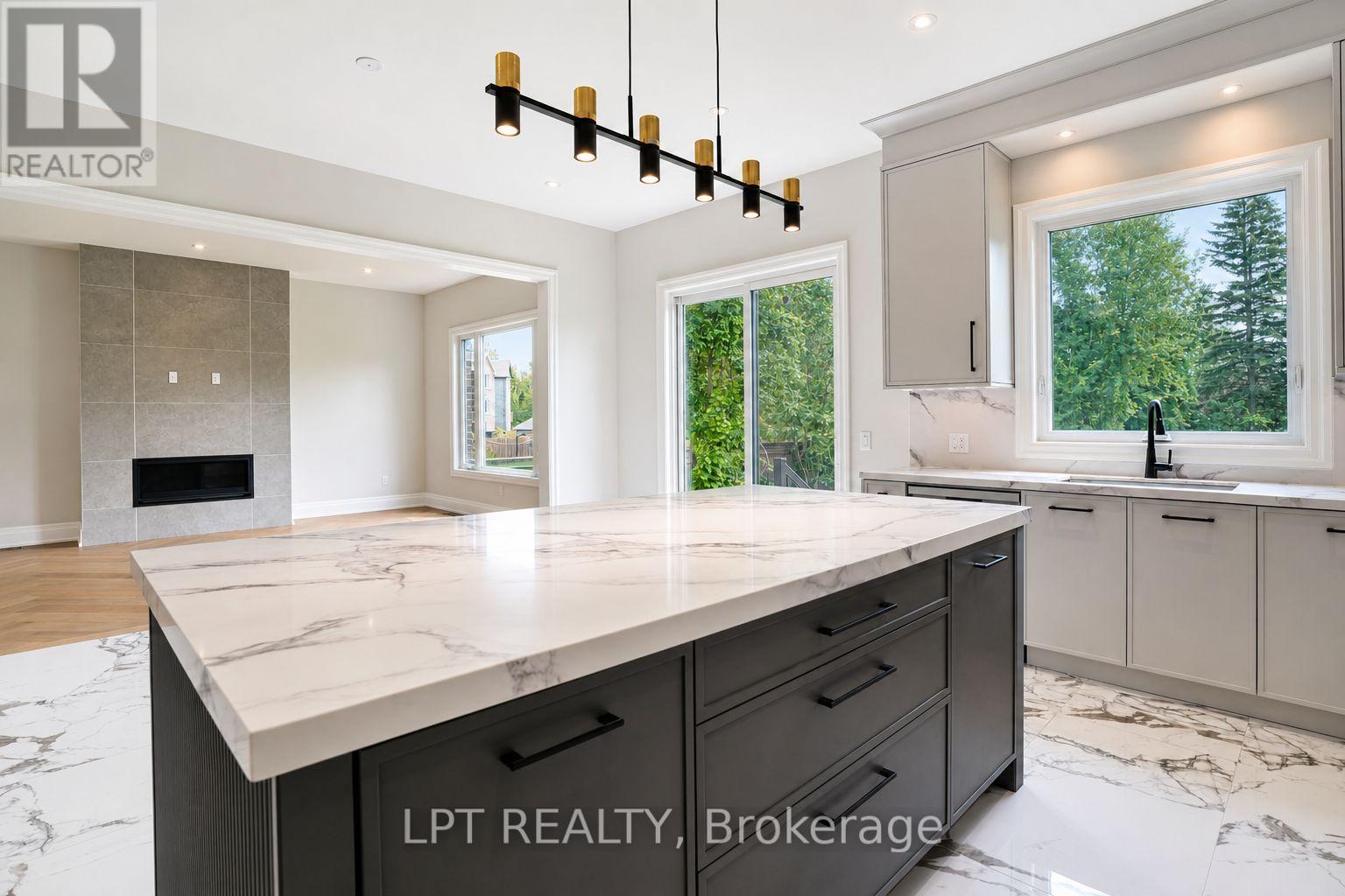 7 Richmond Park Drive, Georgina, Ontario  L4P 0H2 - Photo 15 - N13648730