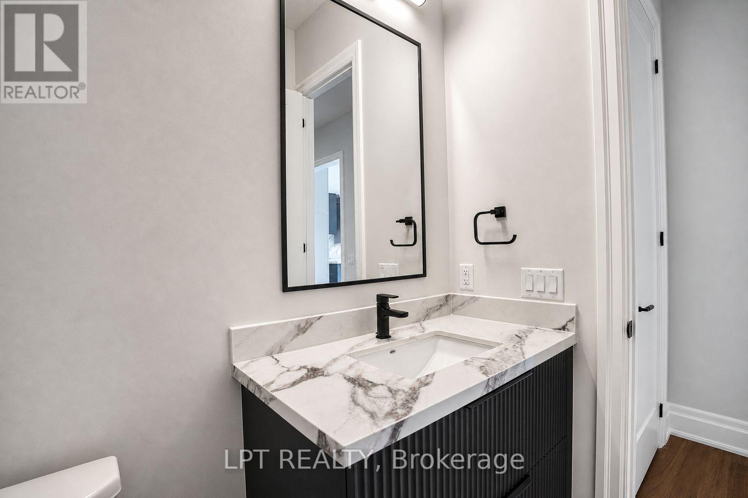 7 Richmond Park Drive, Georgina, Ontario  L4P 0H2 - Photo 19 - N13648730