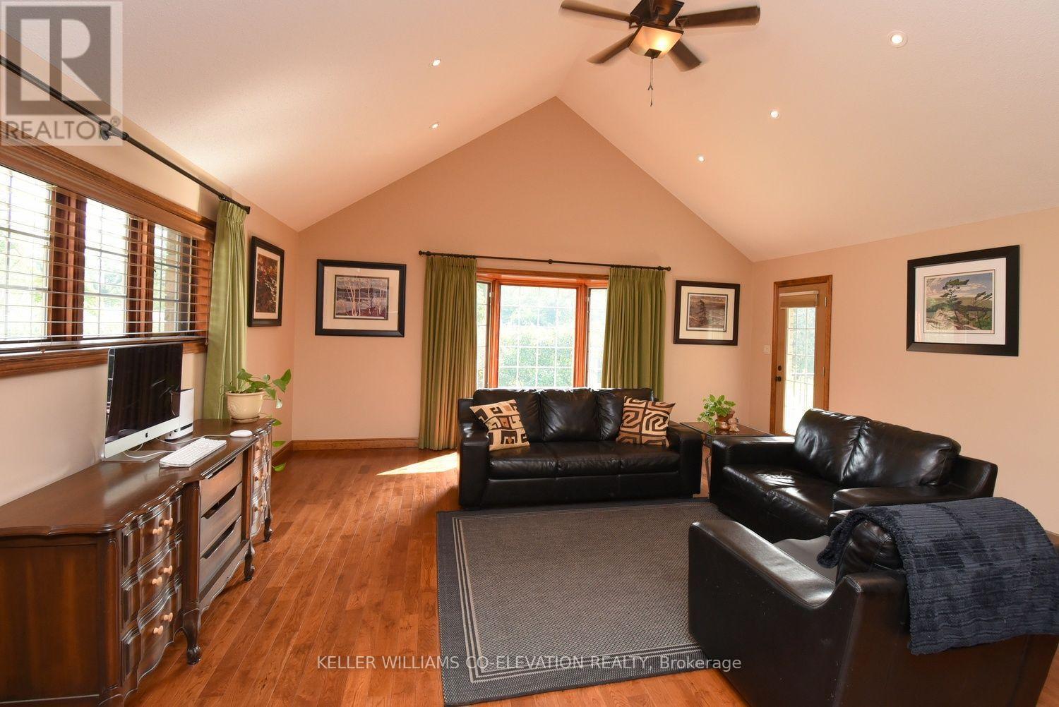 635 Millgrove Side Road, Hamilton, Ontario  L8B 0W7 - Photo 2 - X13767658
