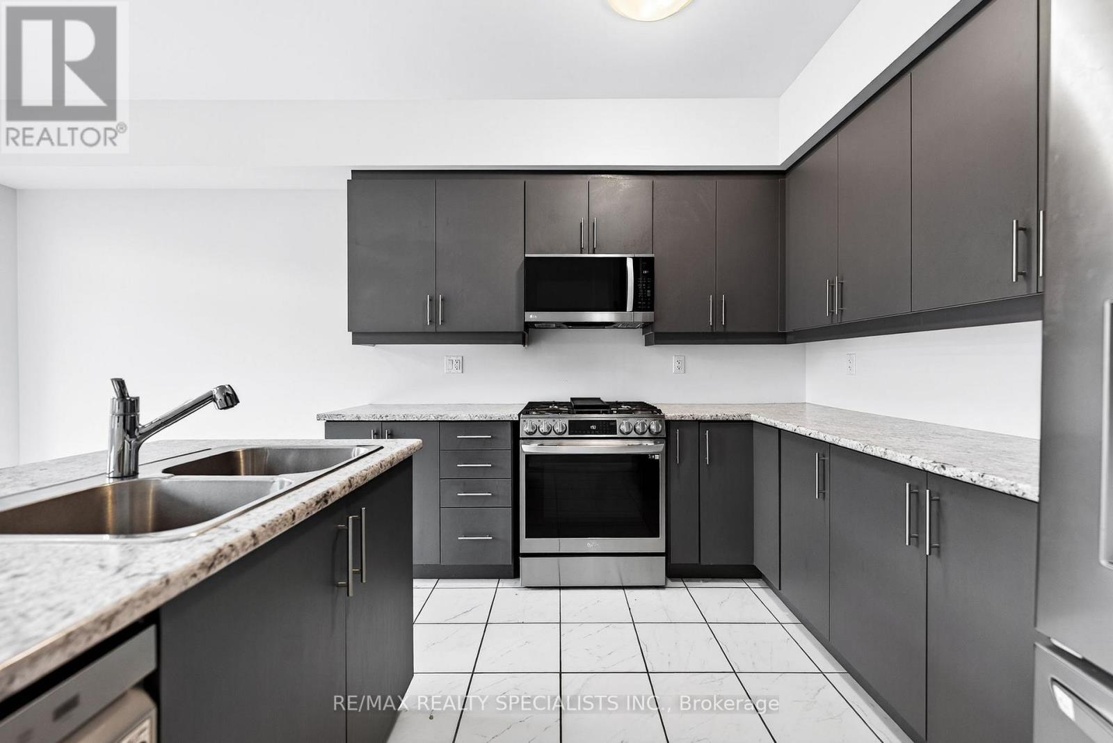 27 Harpin Way W, Centre Wellington, Ontario  N1M 0H8 - Photo 21 - X13767914
