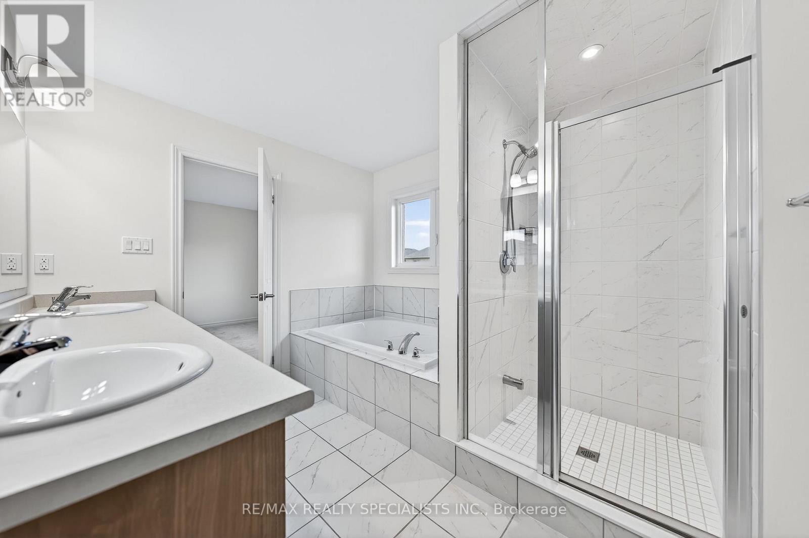 27 Harpin Way W, Centre Wellington, Ontario  N1M 0H8 - Photo 34 - X13767914