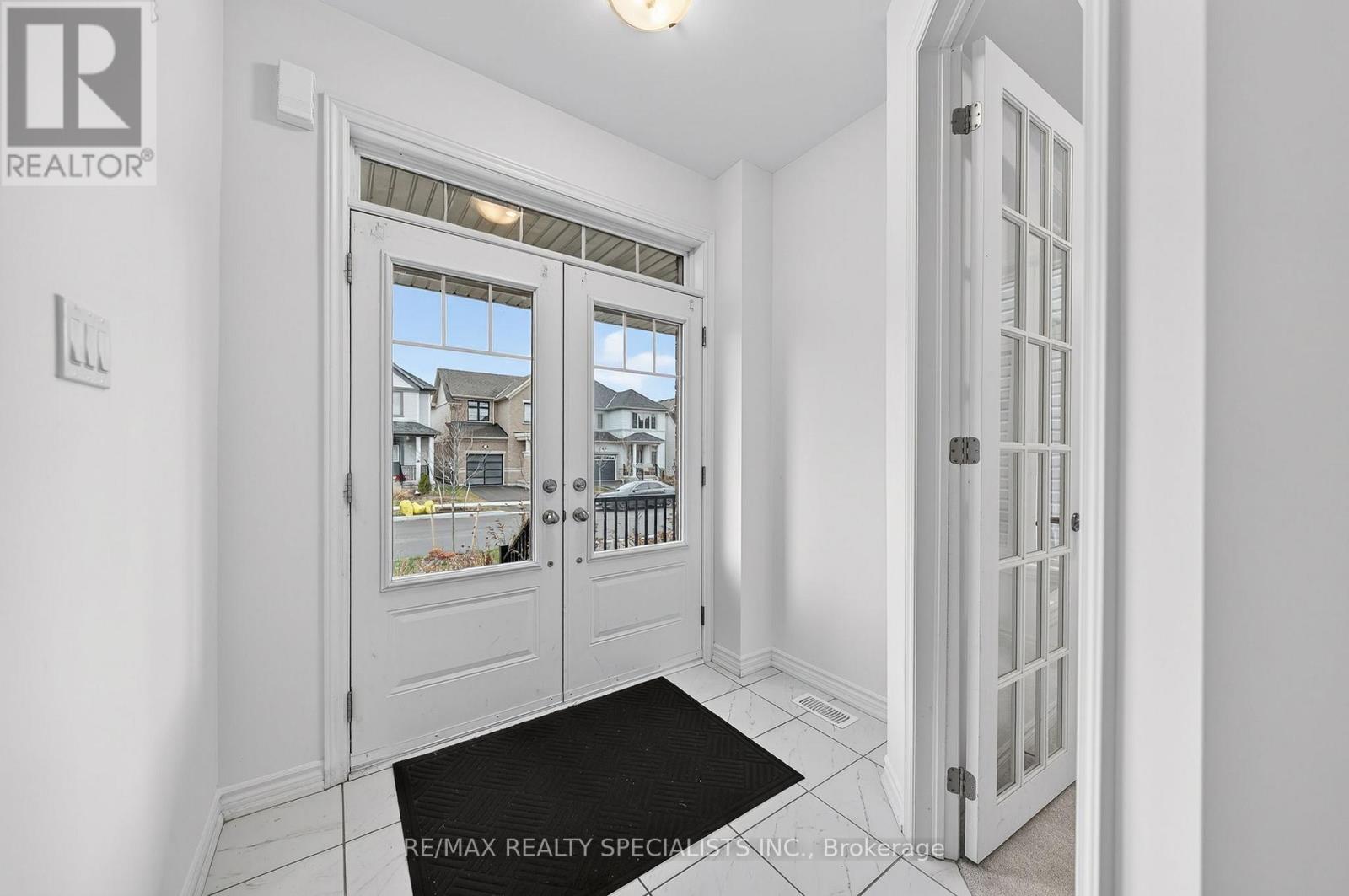 27 Harpin Way W, Centre Wellington, Ontario  N1M 0H8 - Photo 5 - X13767914