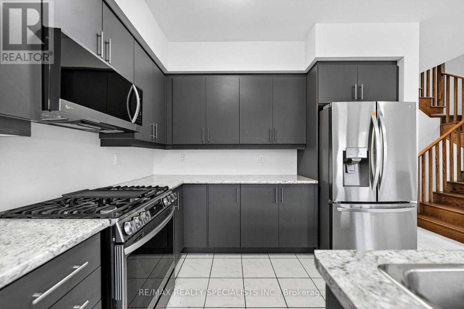 27 Harpin Way W, Centre Wellington, Ontario  N1M 0H8 - Photo 18 - X13767914