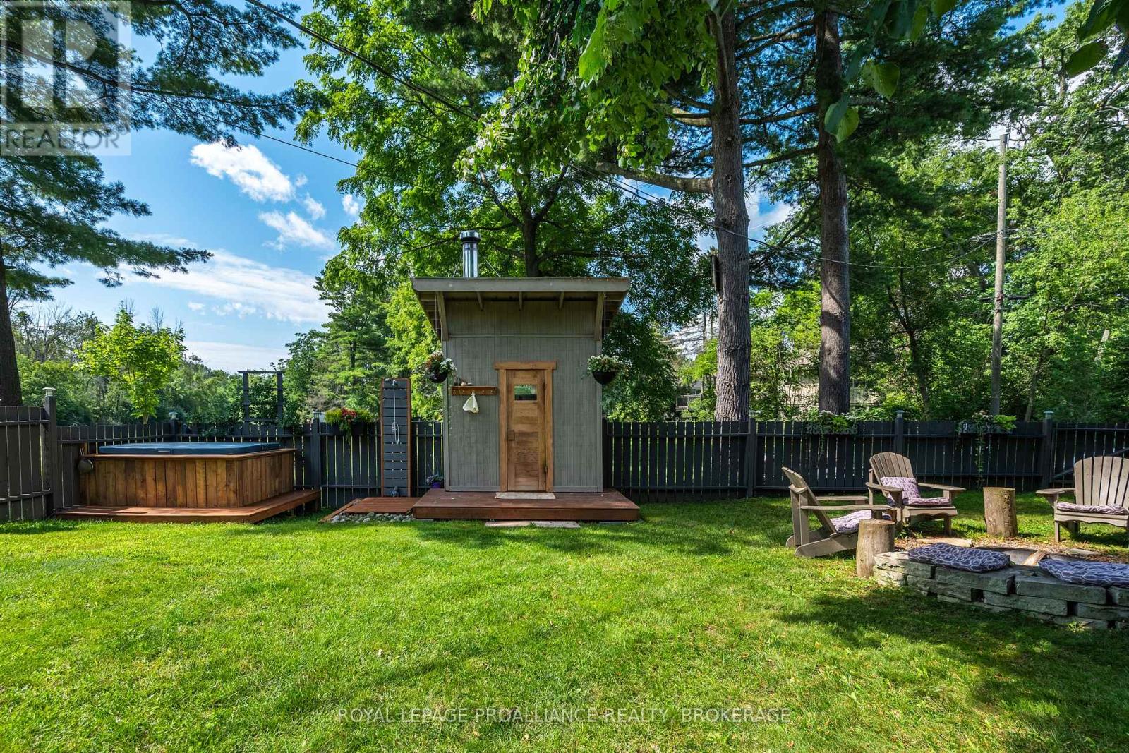 330 Elmwood Drive, Gananoque, Ontario  K7G 1P1 - Photo 10 - X13764830